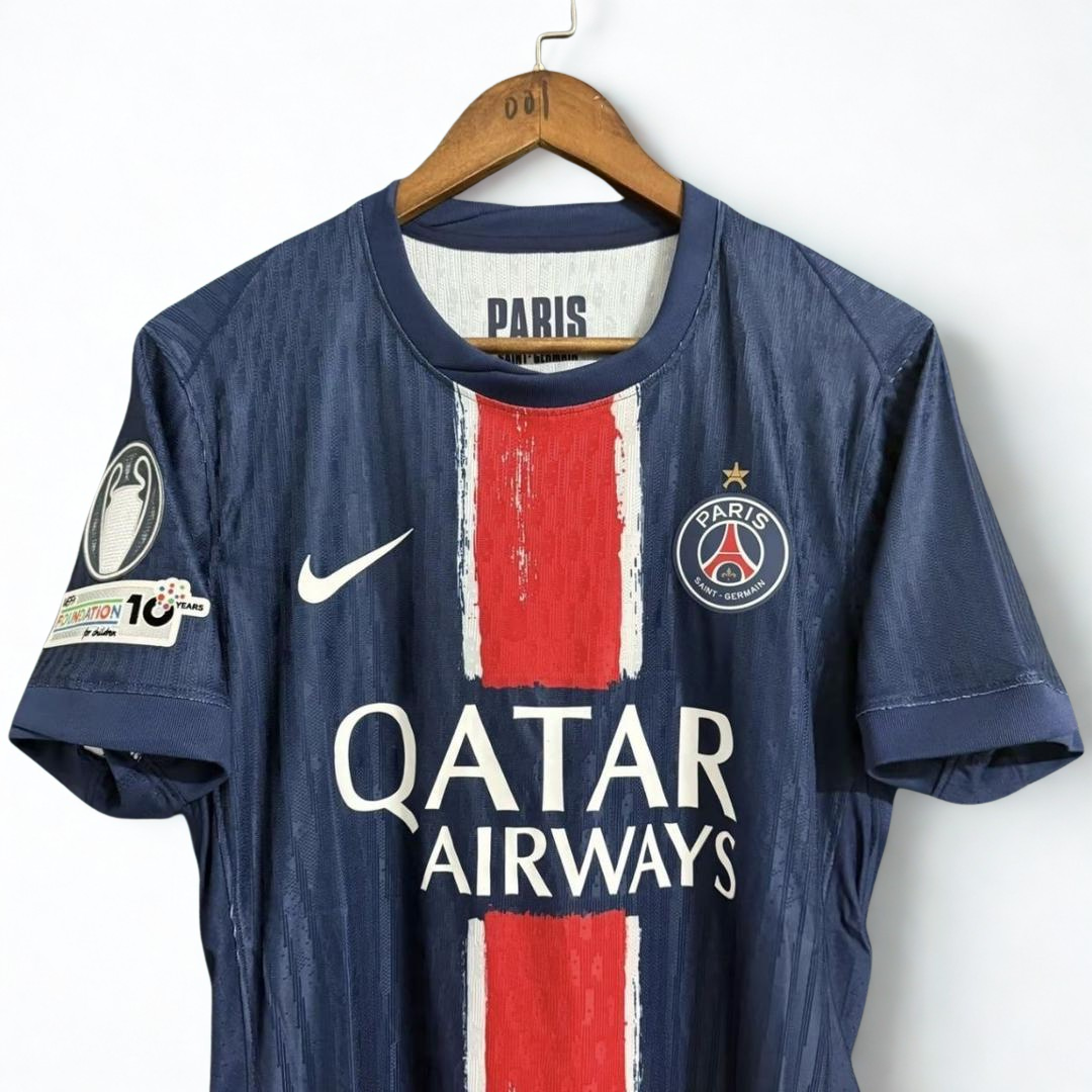 Maillot Collector Domicile Stadium PSG 24/25 patch + #25- Paris Champions d’Europe 2025