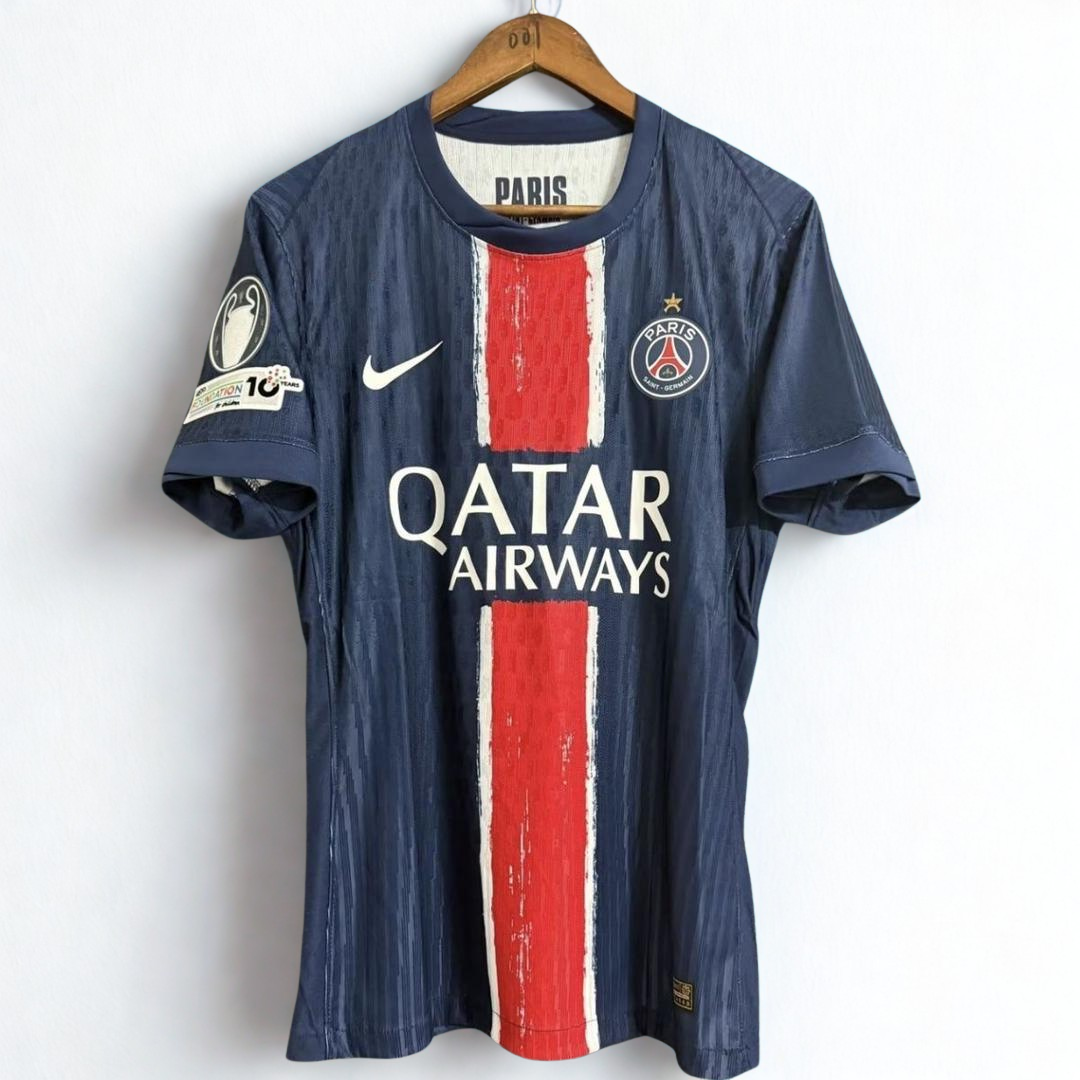 Maillot Collector Domicile Stadium PSG 24/25 patch + #25- Paris Champions d’Europe 2025